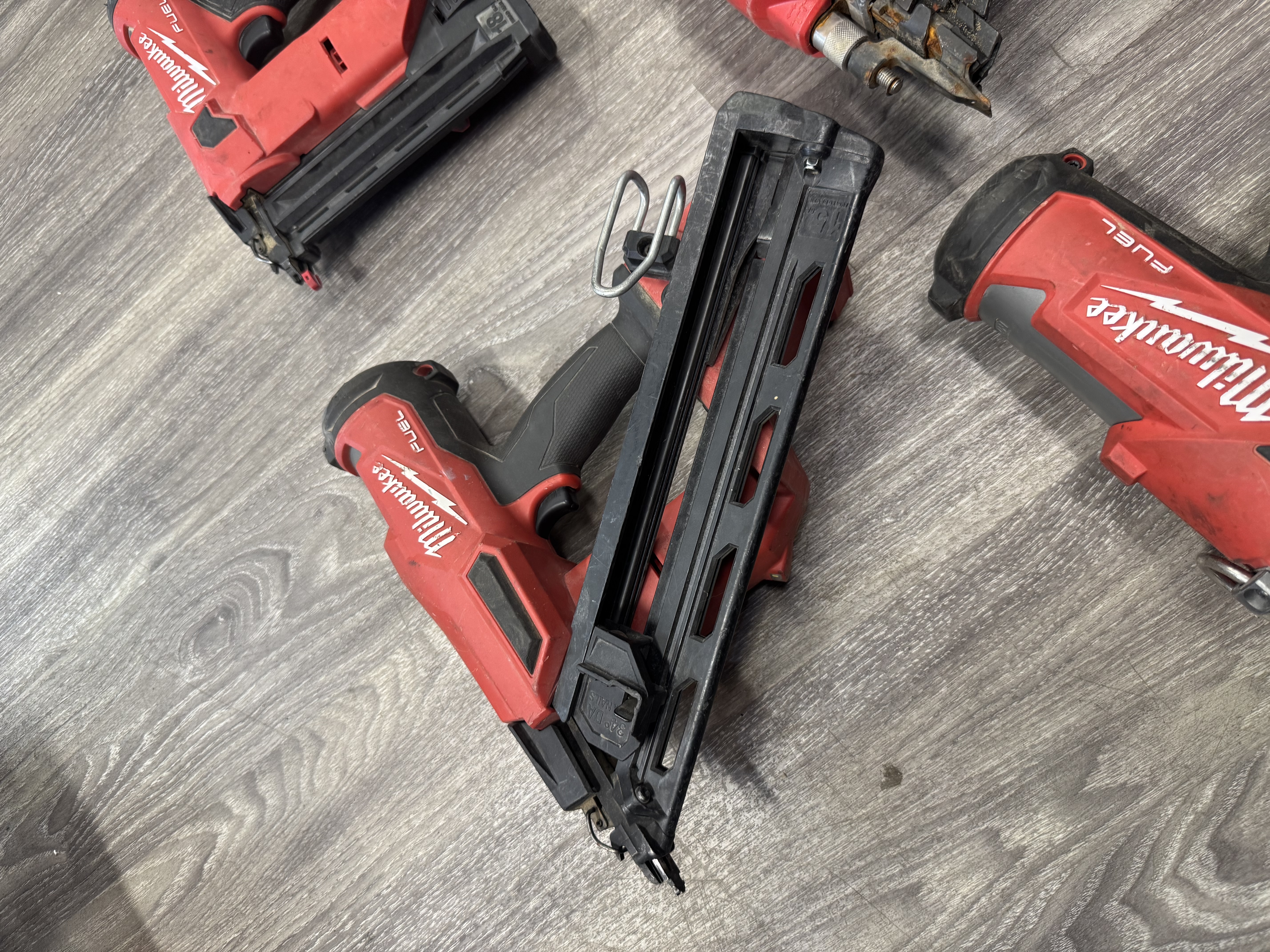 Milwaukee Tool M18 FUEL 18-Volt Lithium-Ion Brushless Cordless Gen II 15-Gauge Angled Finish Nailer